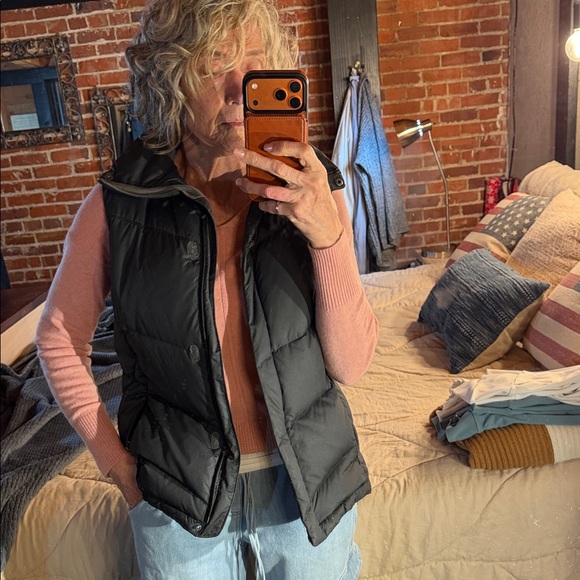 Columbia Down Black Quilted Insulated Vest with High Collar - Picture 2 of 9